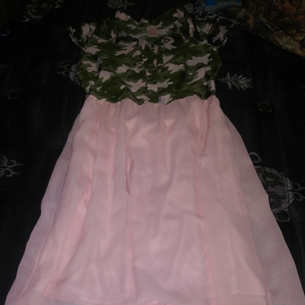 Faded glory camo dress.... Size 10-12 girls